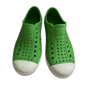 NATIVE Jefferson Youth Size 13 Slip On Green Water Shoes Kids Children